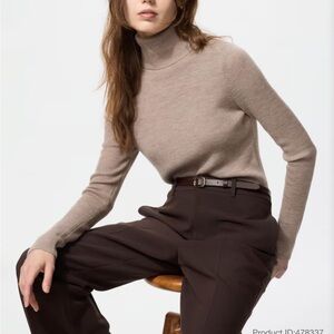 Uniqlo Women's Long Sleeve Turtleneck Top - Beige